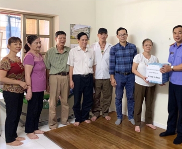 05 đơn vị Viện KSND cấp huyện tri ân các gia đình chính sách nhân dịp kỷ...